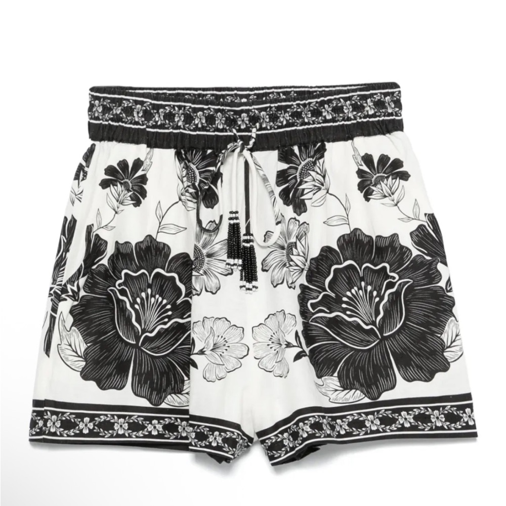 NWT FARM Rio Leopard Floral Shorts - Picture 2 of 6
